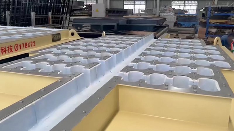 Hop-Top Billet Casting Table